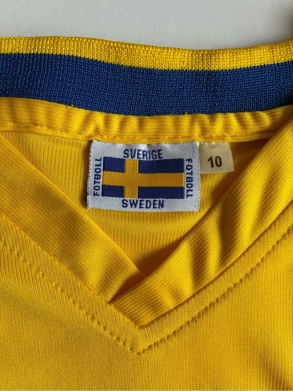 Sweden Kids Soccer Jersey - Yellow with Blue Trim Size 10